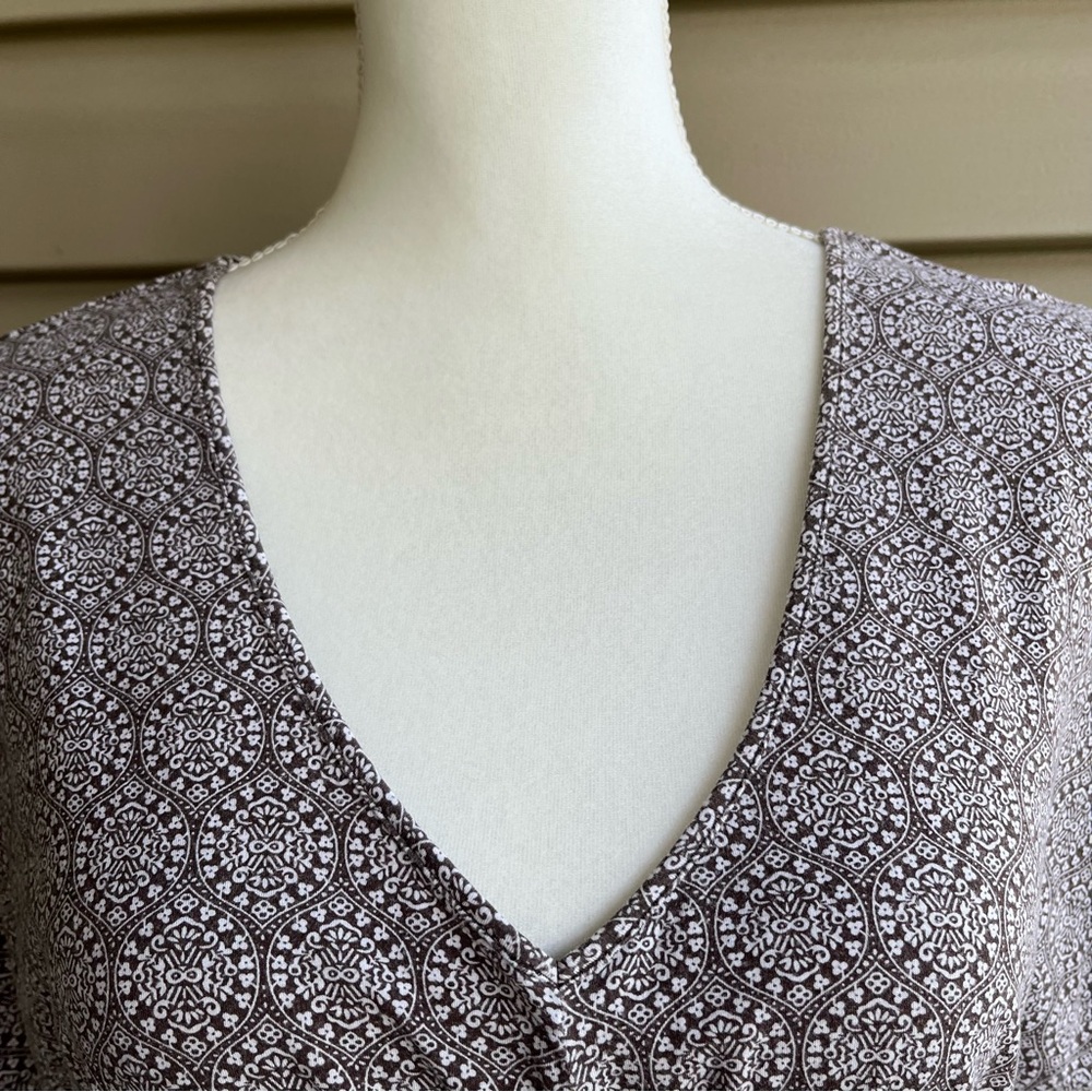 •LOFT• Medallion Print Babydoll Knit Top - Size Large - Picture 3 of 8